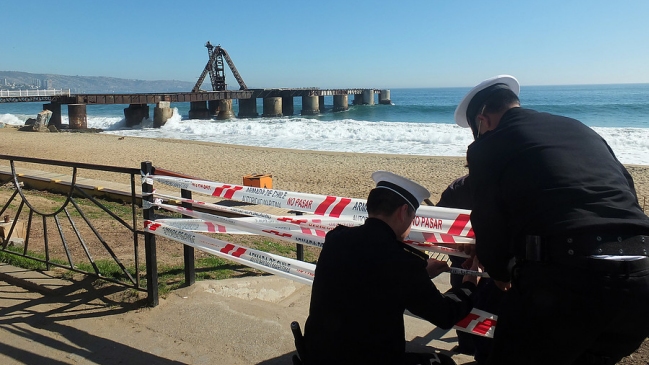 Fragata portuguesa ha obligado a cerrar 12 playas de la Región de Valparaíso