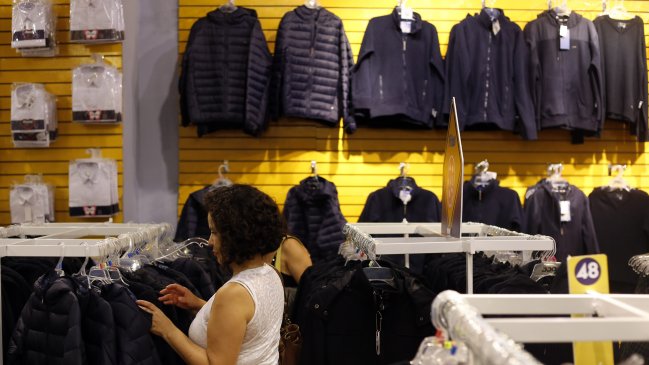 Consejos a los padres para enfrentar las compras de uniformes y útiles escolares