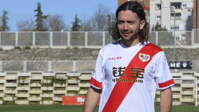 Manuel Iturra fue convocado para choque de Rayo Vallecano ante Sporting Gijón