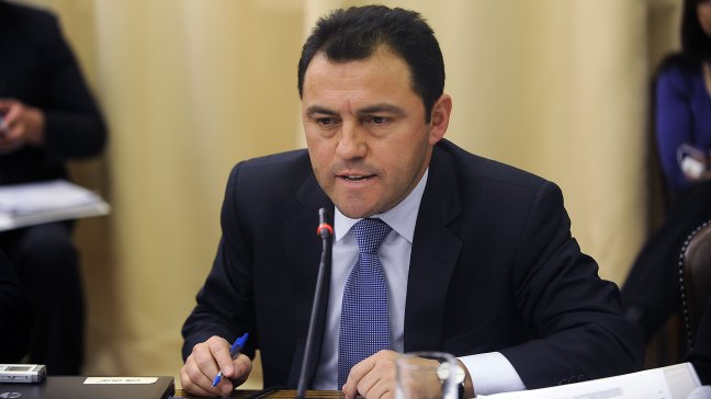 Burgos: Si Riquelme sigue en su cargo 