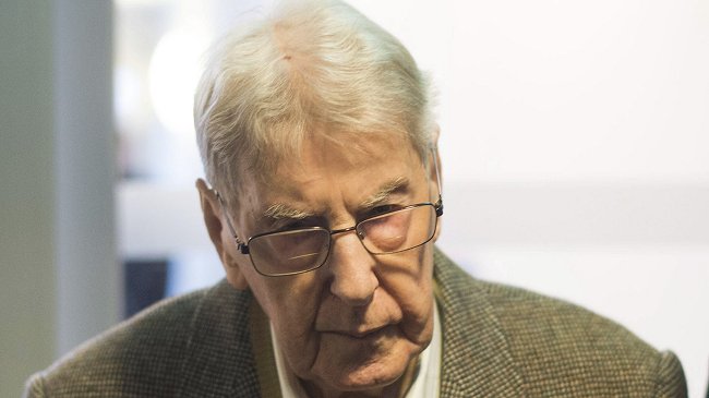 A los 94 años, ex guardia de Auschwitz enfrenta juicio en Alemania