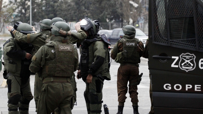 Operativo en restaurante de Barrio Yungay por proyectil que estaba de adorno