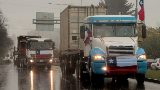 Camioneros advierten con movilización para este lunes
