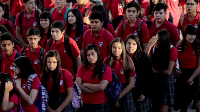Doscientos alumnos de Renca entraron a clases este lunes