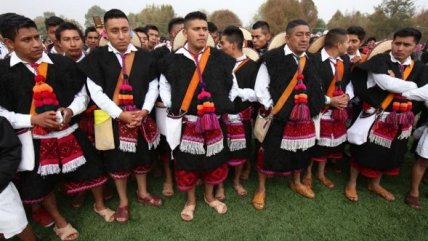 Miles de indígenas aclaman al papa Francisco en Chiapas