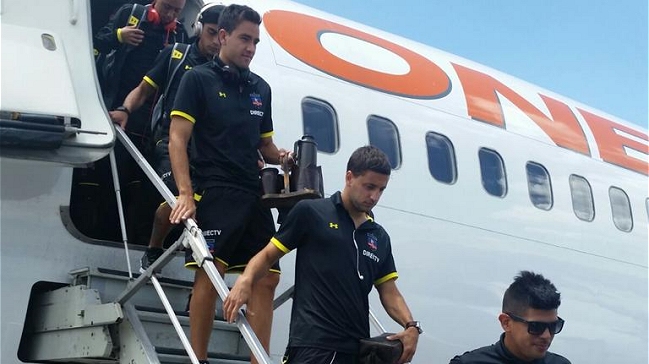 Plantel de Colo Colo llegó a Quito para su estreno en la Copa Libertadores