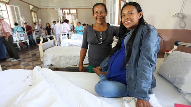 Extirparán tumor de 15 kilos a mujer indígena de Perú