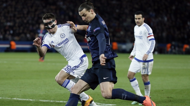 Periodista española afirmó que Cesc Fábregas recriminó a Zlatan por 