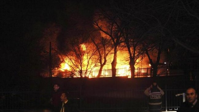 Turquía: Atentado contra un convoy militar deja al menos 28 muertos