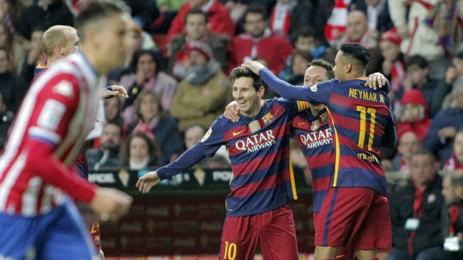 Igor Lichnovsky hace su debut en Sporting Gijón frente a FC Barcelona