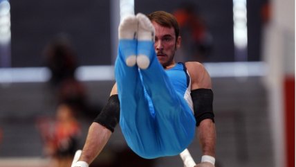  Tomás González abre su academia  