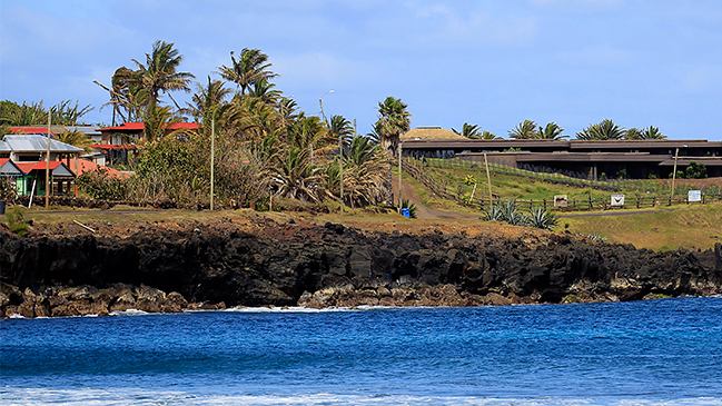 Turista estadounidense murió en Isla de Pascua tras ser arrastrada por una ola