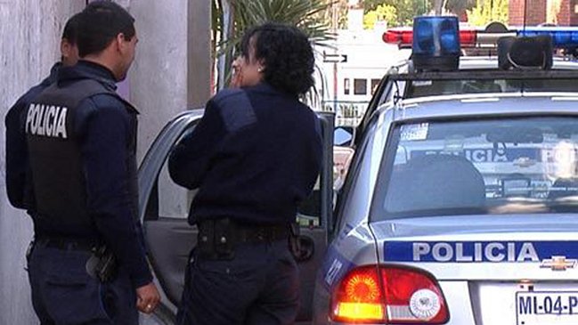 Encontraron a niña viva junto a cadáveres de su madre y su padrastro