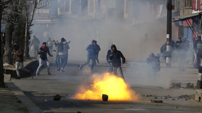 Autoridades indias declararon toque de queda ante violencia