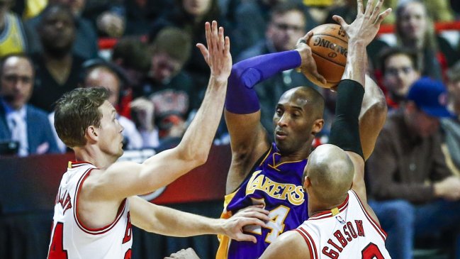 Kobe Bryant se despidió de Chicago con una derrota de los Lakers ante los Bulls