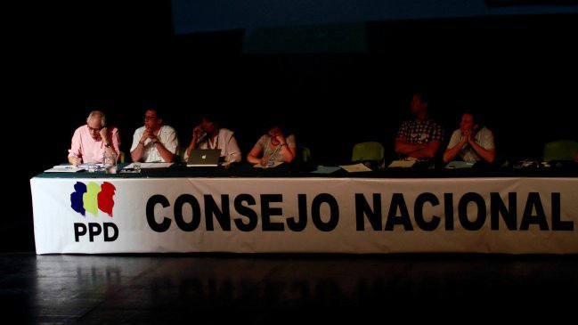 Partidos de la Nueva Mayoría analizan sistema de sueldos con financiamiento estatal
