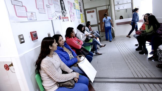 Contraloría determinó que médicos becarios sí pueden hacer horas extras