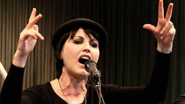 Multaron con 6 mil euros a la cantante de The Cranberries por agredir a un policía