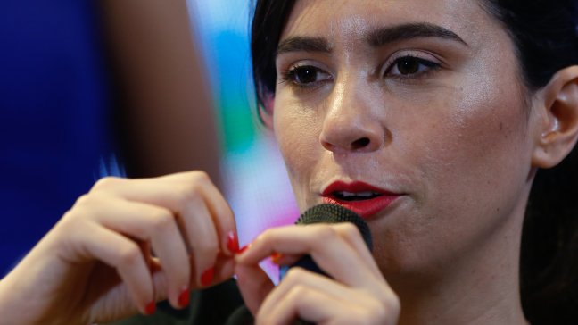 Javiera Mena y dúo con Sanz: 