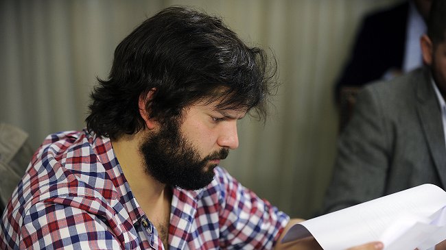 Contraloría objetó compraventa de un terreno del papá de Gabriel Boric