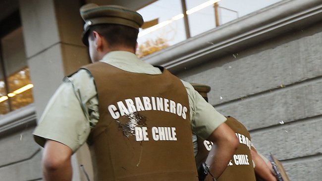 Cabo de Carabineros enfrenta querella por apremios ilegítimos contra menores