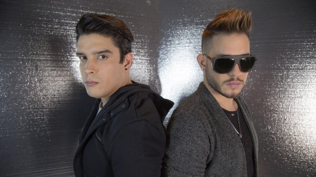 Los Cadillac's, el dúo venezolano que acompañará esta noche a Wisin en Viña