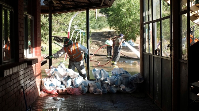 Autoridades evalúan fecha de regreso a clases en Los Andes tras derrame