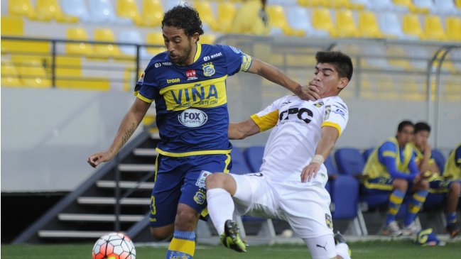 Everton sufrió para lograr un ajustado triunfo sobre Coquimbo Unido