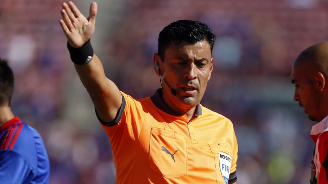 Roberto Tobar dirigirá el clásico entre Colo Colo y Universidad Católica