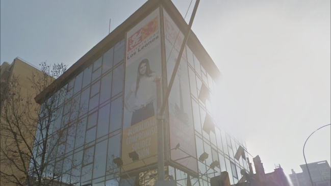 Alumnos acusan que U. Los Leones cerró cuatro carreras antes del inicio de clases