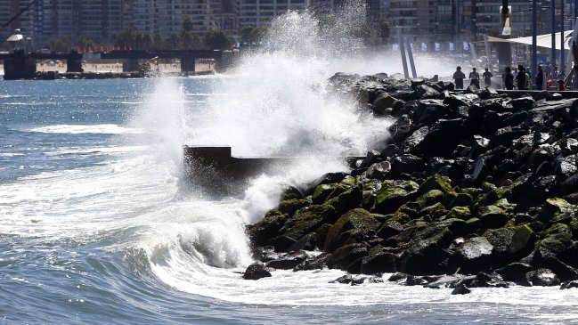 Marejadas: Onemi decretó alerta preventiva temprana entre las regiones de Arica y Aysén