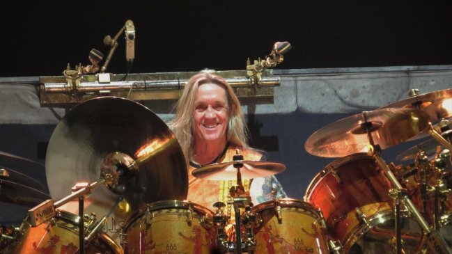 Baterista de Iron Maiden fue confundido con un vagabundo en México