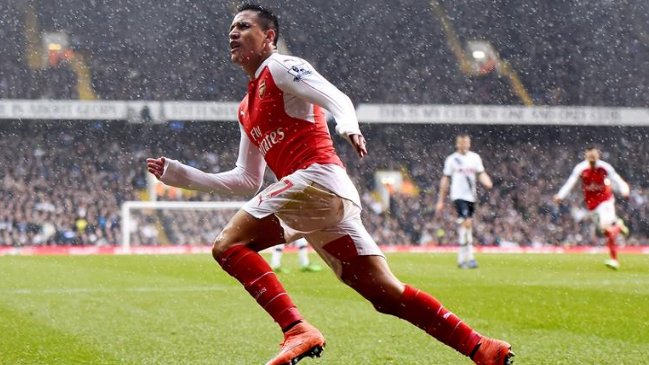 Alexis Sánchez regresó al gol en empate de Arsenal ante Tottenham en la liga inglesa