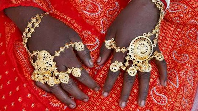 Familia quemó viva a joven de 26 años por fugarse con otro hombre en India