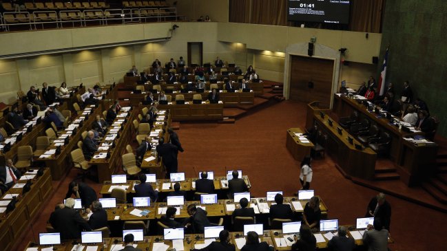 Nuevo reglamento limitará beneficios de los diputados