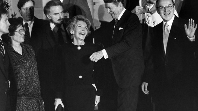  Falleció esposa de Ronald Reagan  