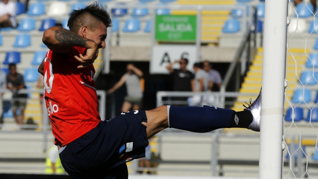 Nicolás Castillo vivió un polémico día de clásico sin jugar
