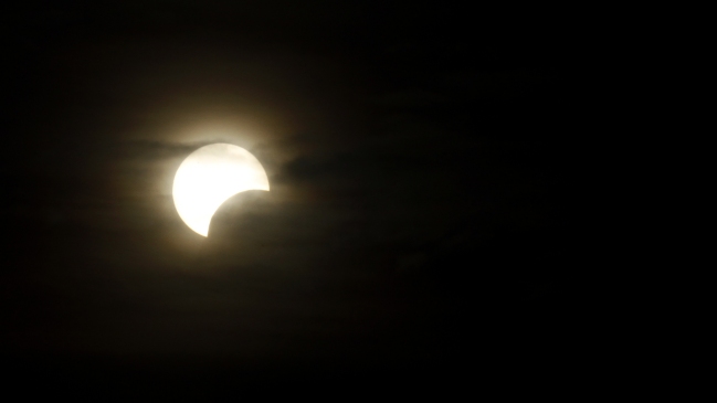 Habitantes en Indonesia podrán ver mañana un eclipse de sol total