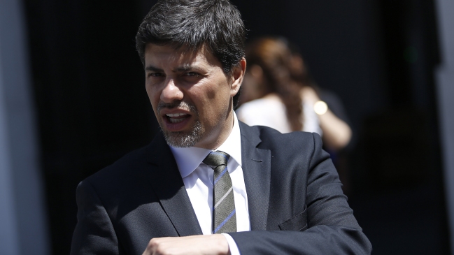 Ministro Díaz y situación de Longueira: Son antecedentes graves