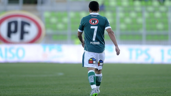 Santiago Wanderers oficializó extensión de vínculo con David Pizarro