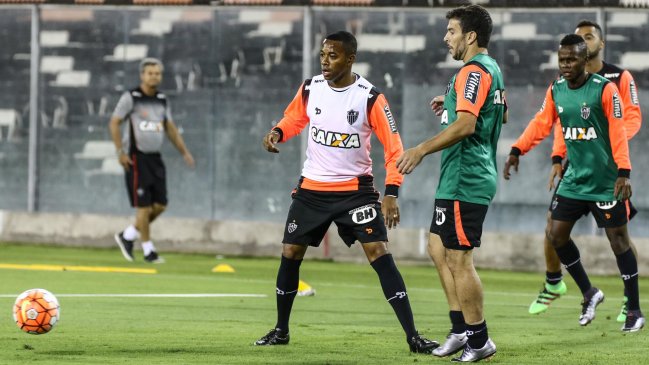 Robinho está en observación en Atlético Mineiro para el duelo ante Colo Colo
