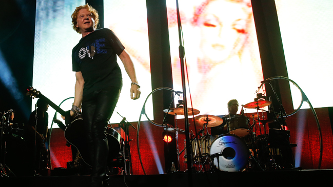 Simply Red celebró tres décadas de trayectoria ante 15 mil chilenos