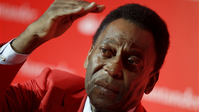 Pelé subastará sus medallas, una corona y hasta una réplica del trofeo 