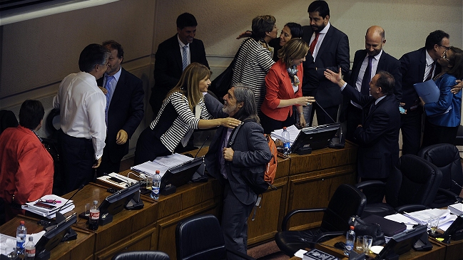 Senado despachó en particular la reforma laboral