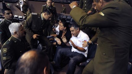   Reforma laboral: Carabineros sacó a la CUT de las tribunas del Senado 