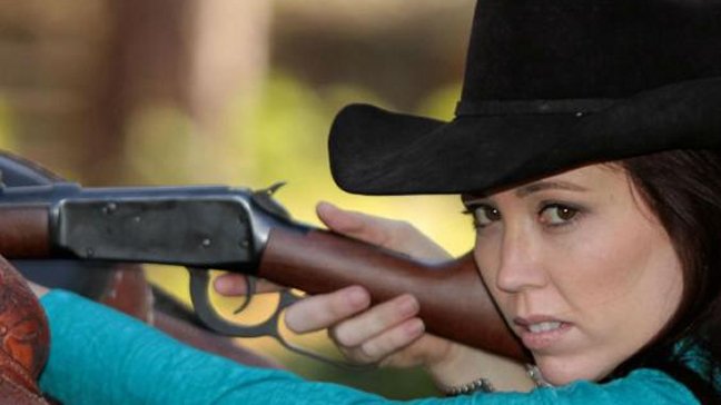 Aficionada a las armas recibió disparo de su hijo de cuatro años