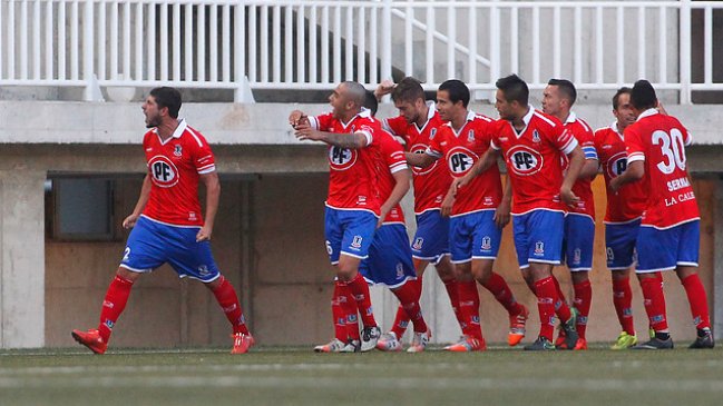 U. La Calera obtuvo un vital triunfo ante U. Española en su lucha por no descender