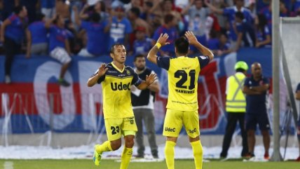 Manríquez desde media distancia marcó el tercero del "Campanil"