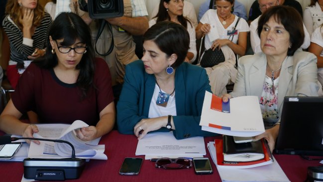Comisión aprobó proyecto que despenaliza el aborto