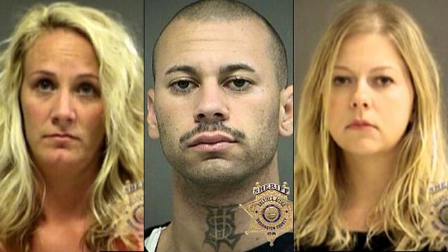 Reo denunció que dos guardias mujeres lo obligaron a tener 